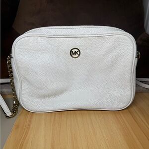 Michael Kors White Crossbody Bag with Gold Chain